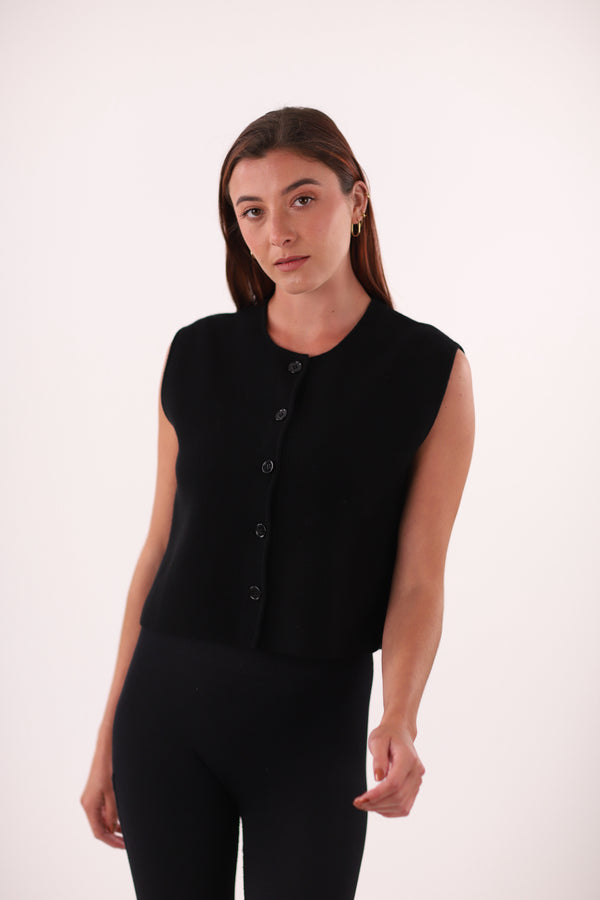 25WLW17-Button up knitted Gilet