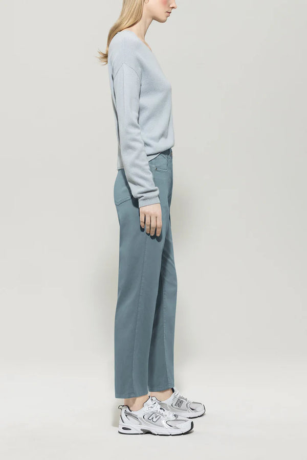 Stretch taper denim